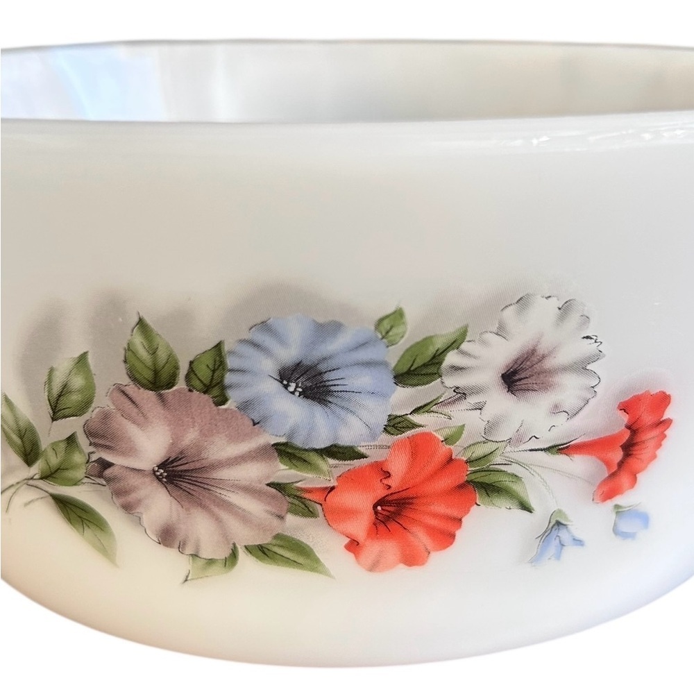 Vintage Arcopal France milk glass casserole dish 70s florals French Kitchen Chic - Picture 7 of 9